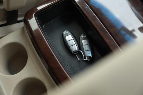 2011 Nissan Elgrand - Thumbnail